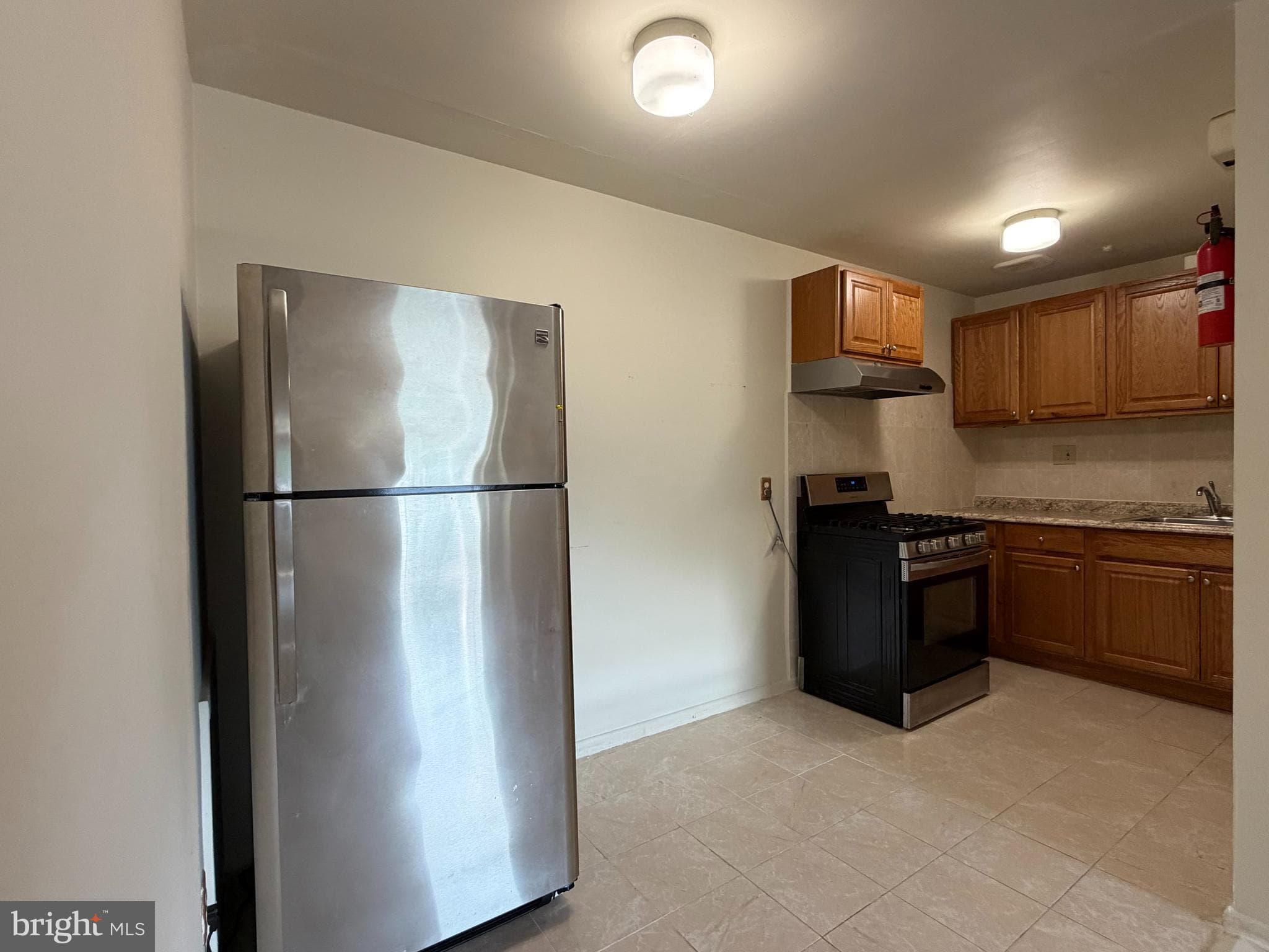 801 W Chester Pike, Havertown, PA 19083