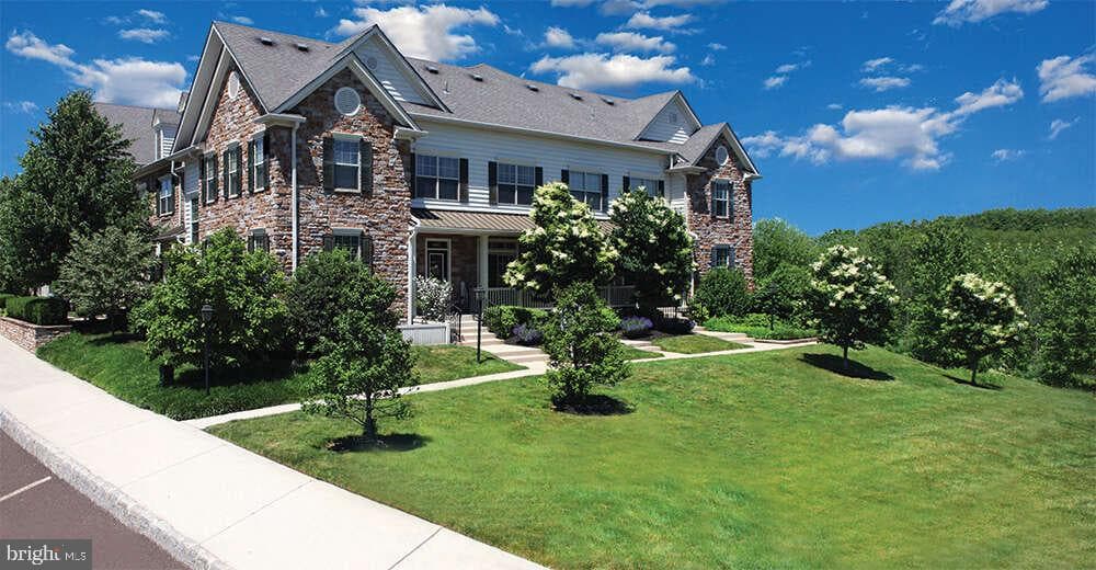 407 Ridgeview Court, Sellersville, PA 18960