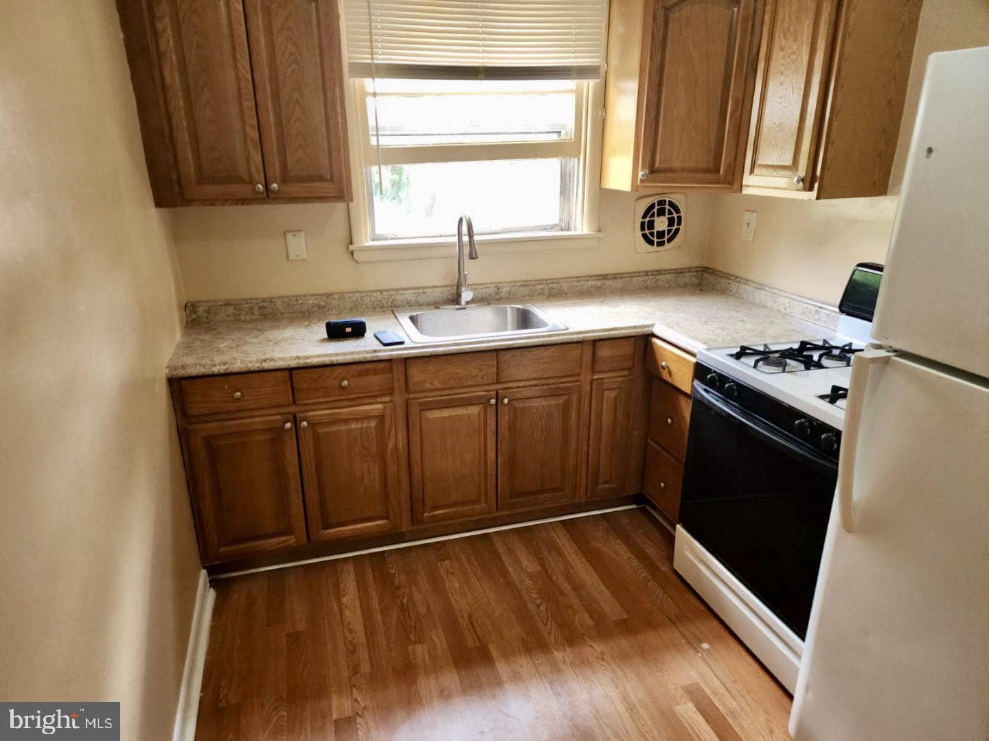 109 Main St #apt B, Darby, PA 19023