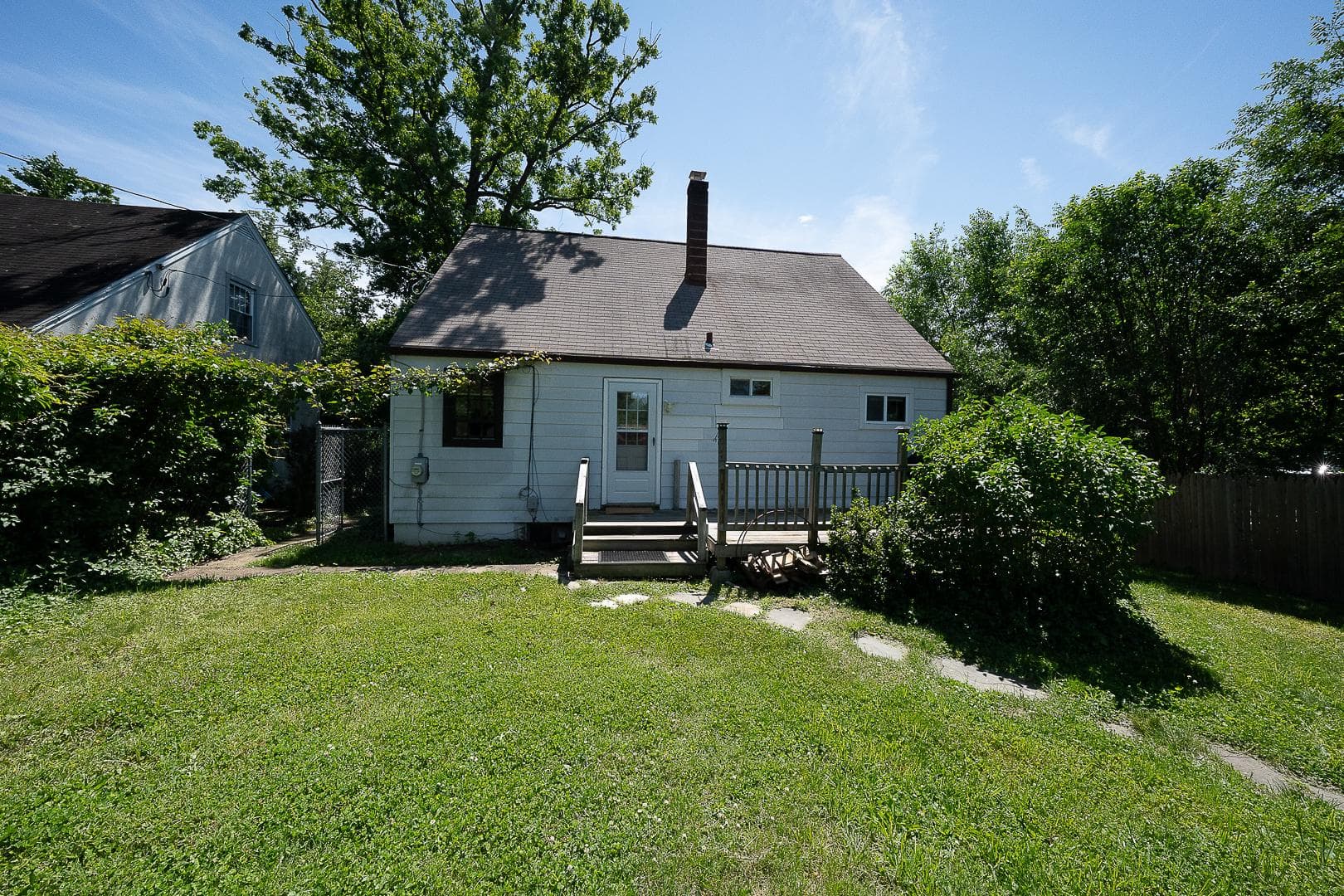 35 Eastwood Rd, Berwyn, PA 19312