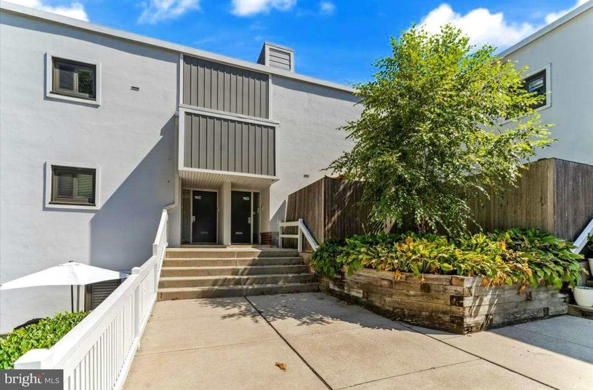 1750 Oakwood Ter #16c, Narberth, PA 19072