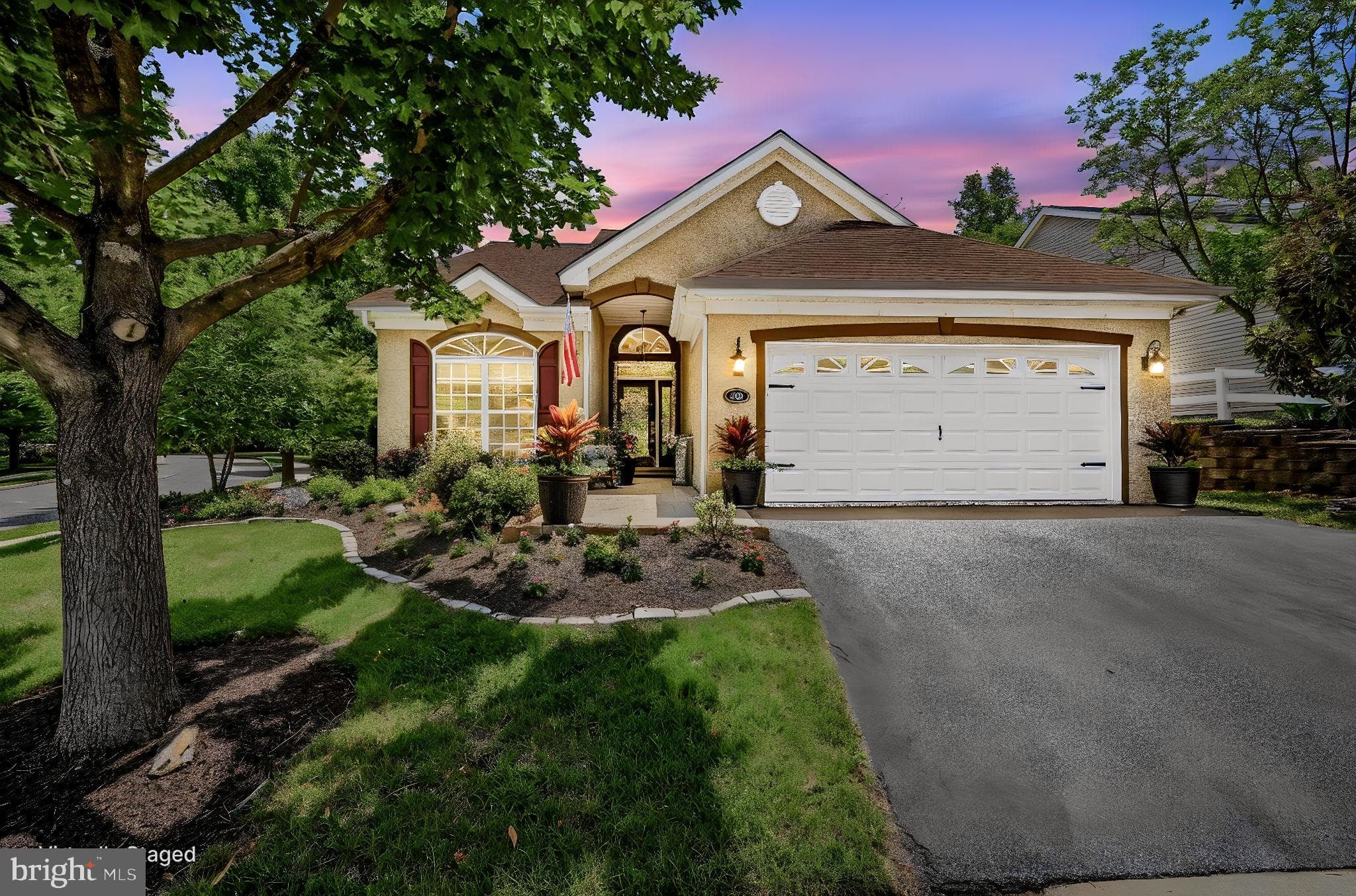 10 Irwin Dr, Upper Chichester, PA 19061
