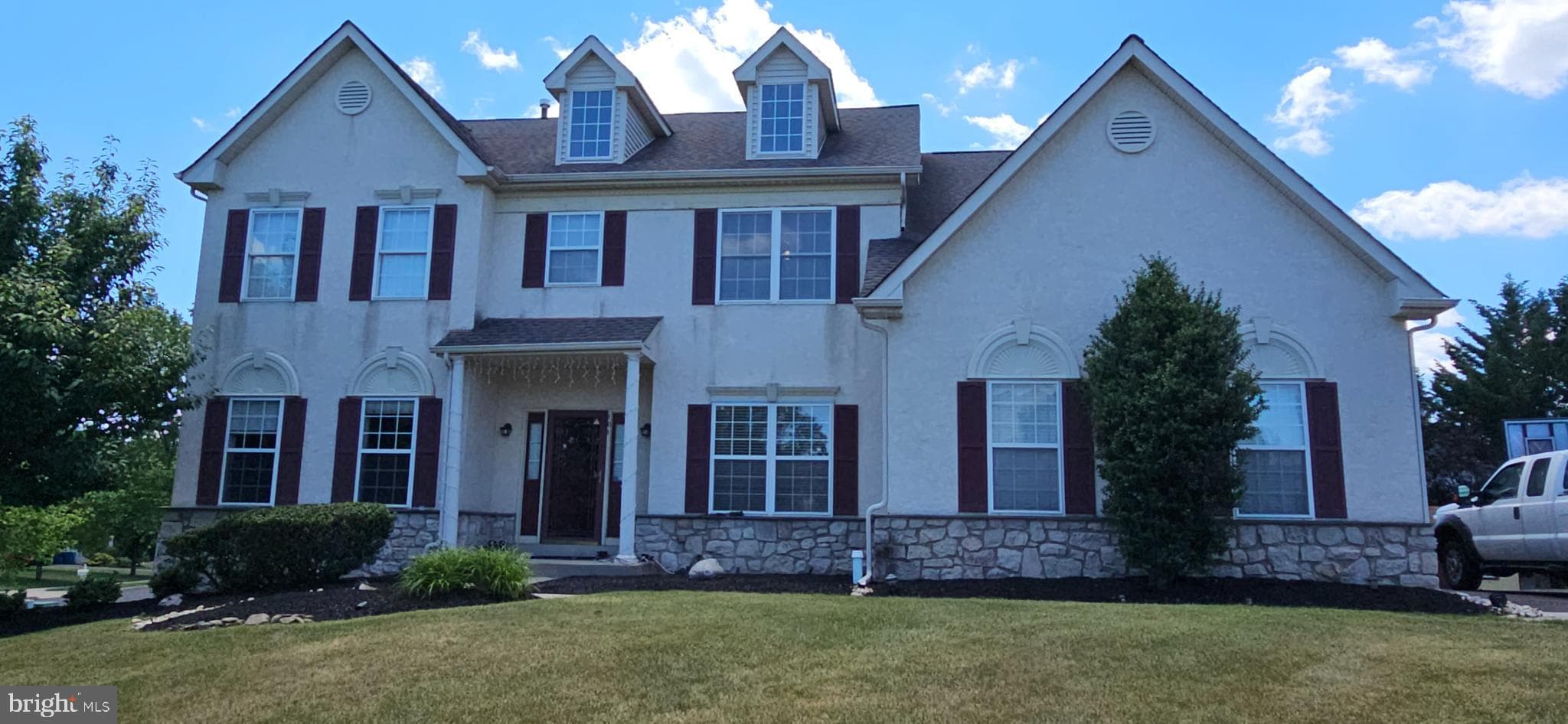 101 Tennyson Ln, North Wales, PA 19454