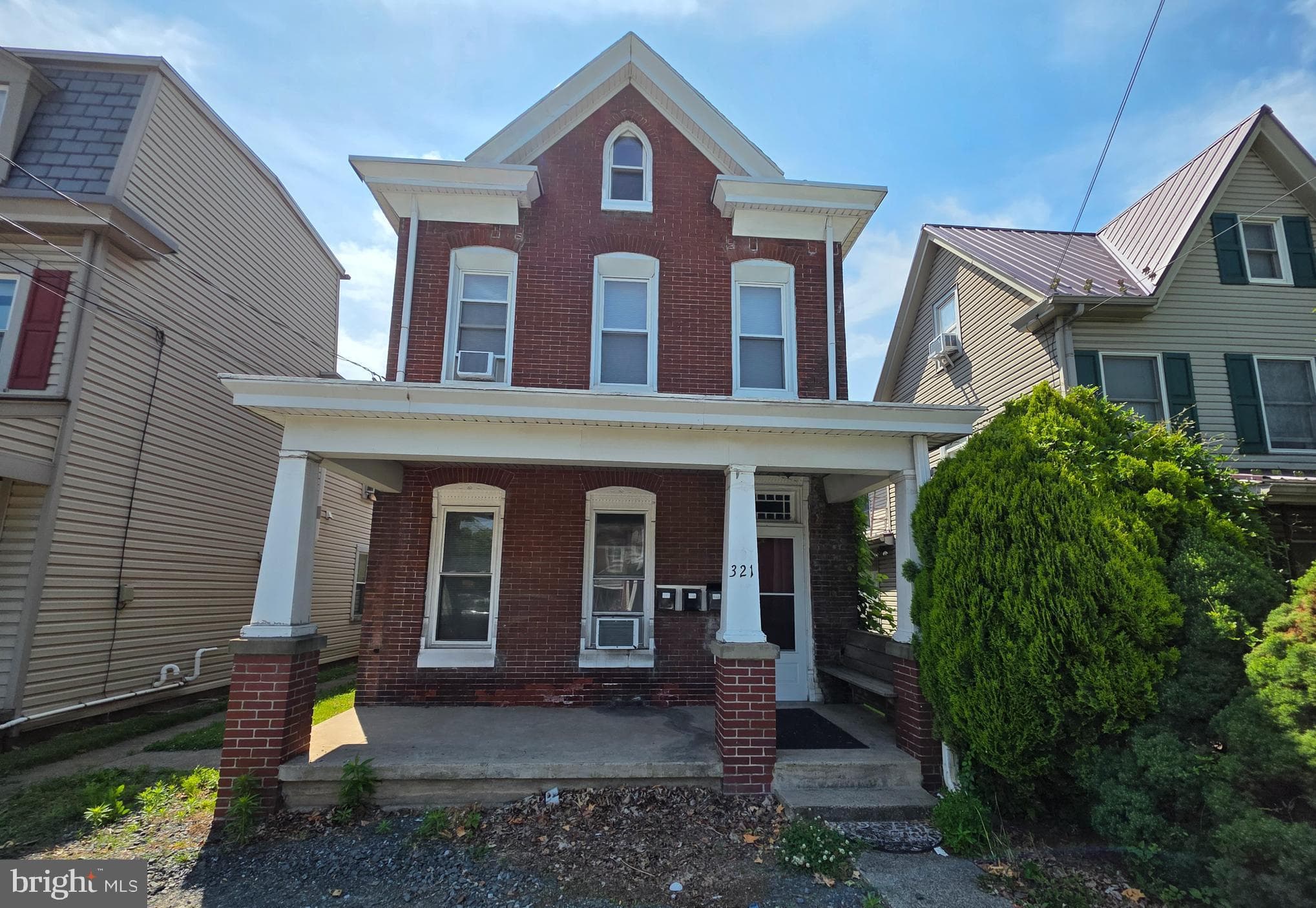 321 S Hanover St #2nd Floor, Pottstown, PA 19465