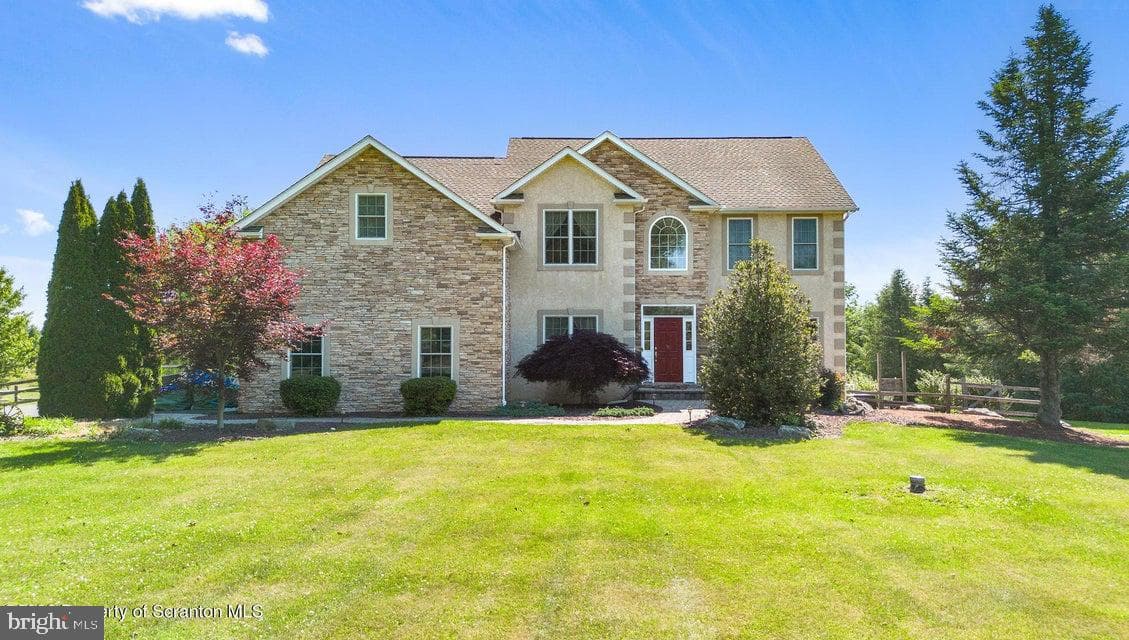 562 Country Club Rd, Easton, PA 18045