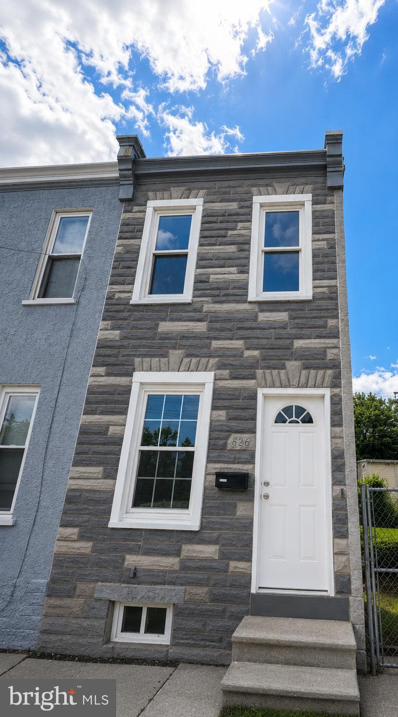 626 Eisenbrown St, Reading, PA 19601