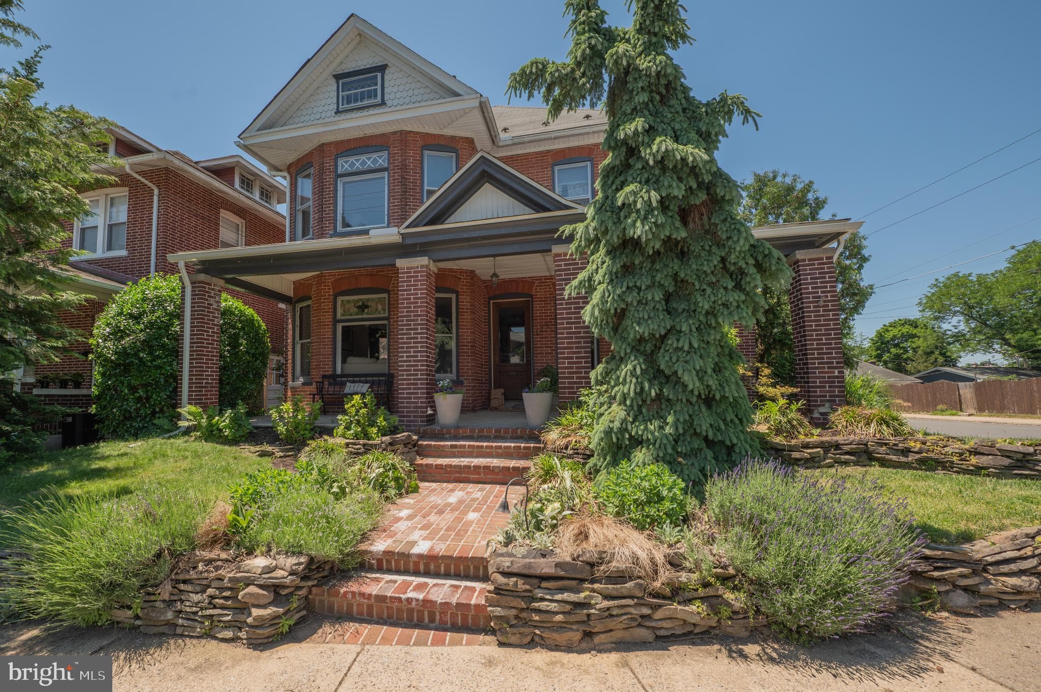 228 N 4th St, Emmaus, PA 18049