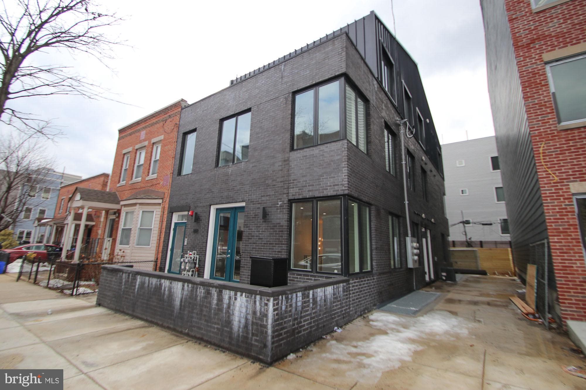 810 N Uber St #2, Philadelphia, PA 19130