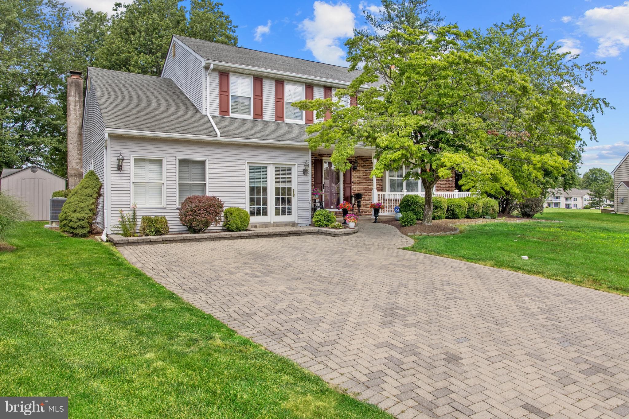 487 Cambridge Ln, Newtown, PA 18940