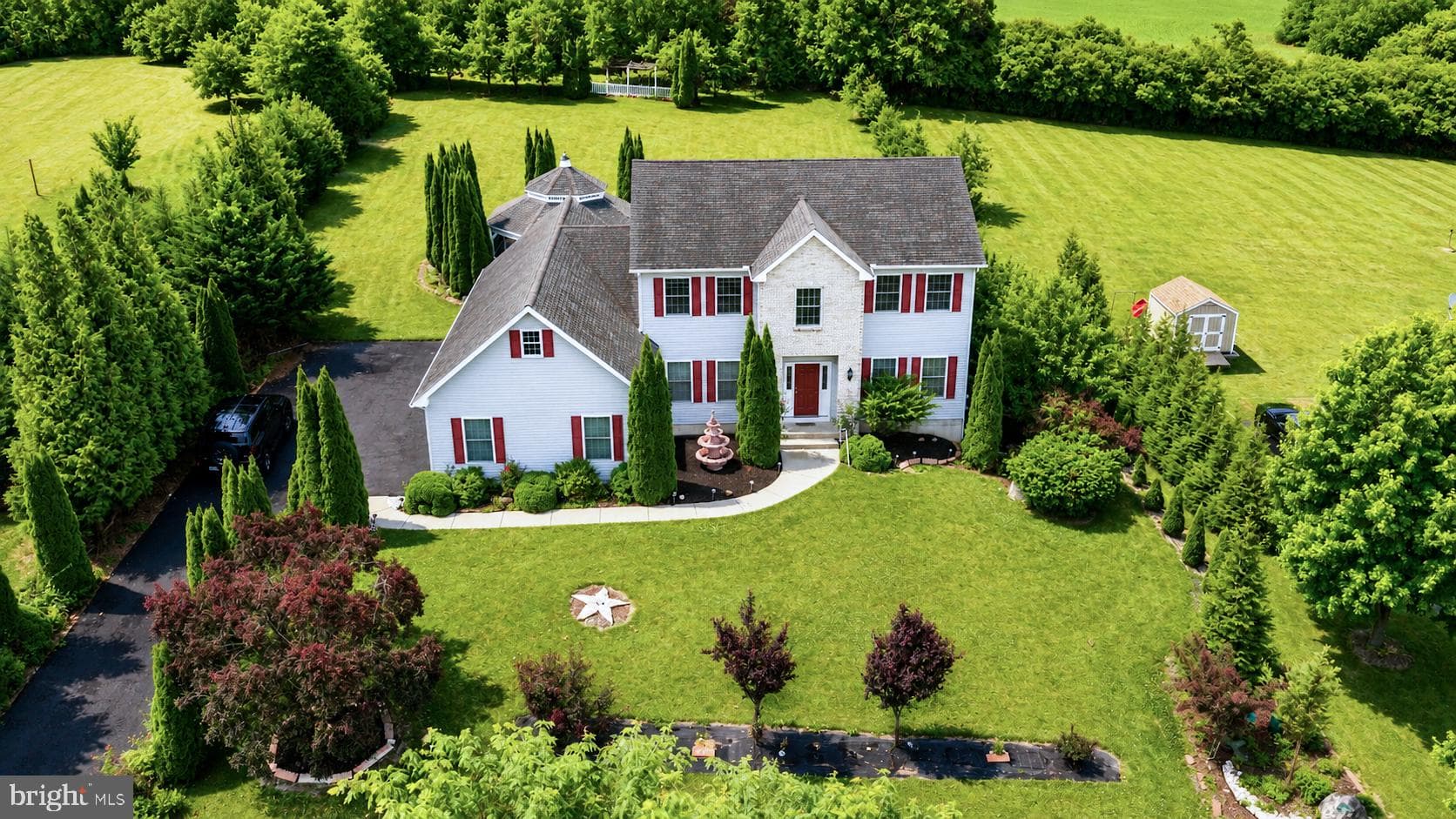 2760 New England Dr, Nazareth, PA 18064