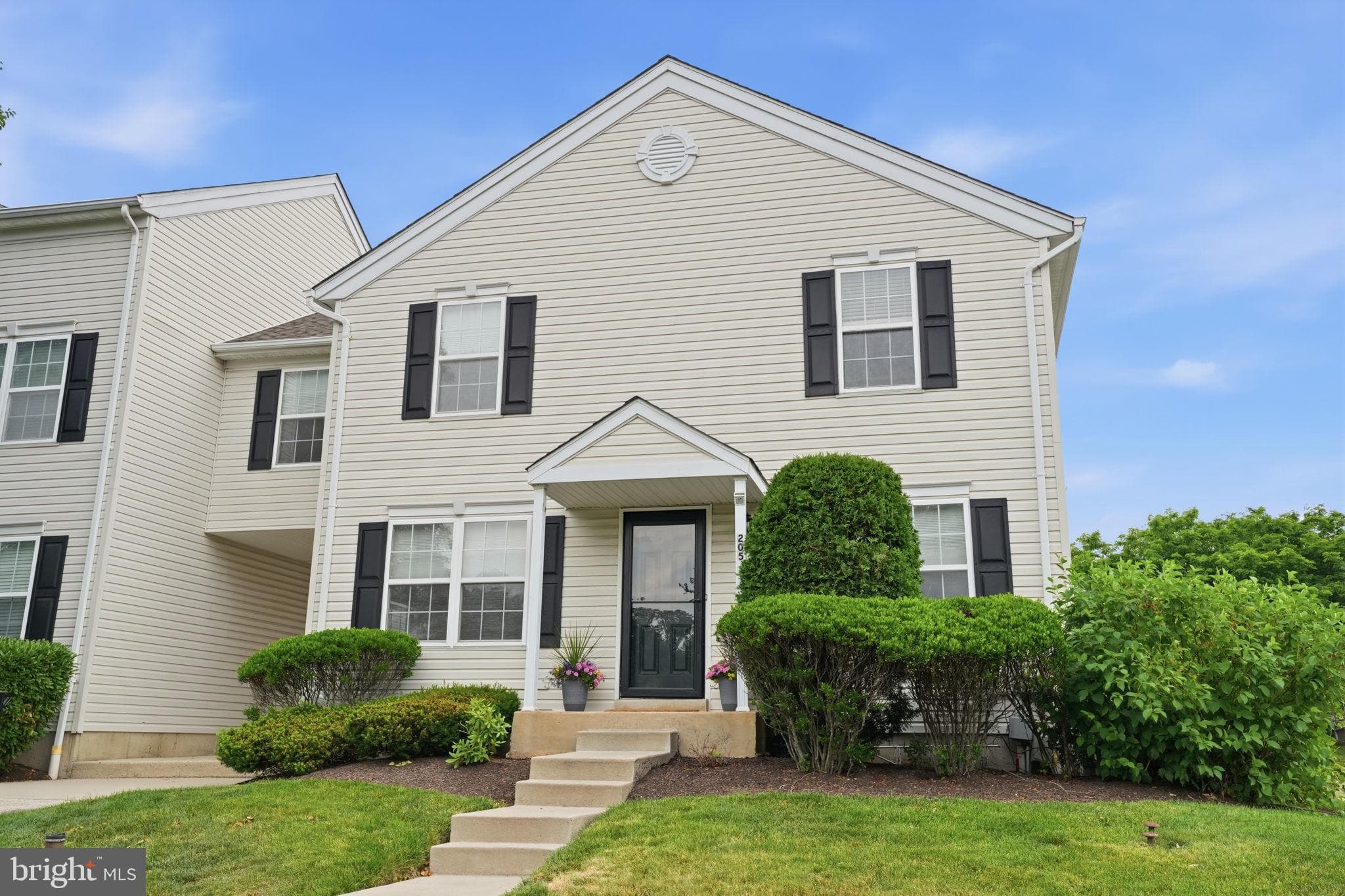 205 Tanager Ct, Warrington, PA 18976