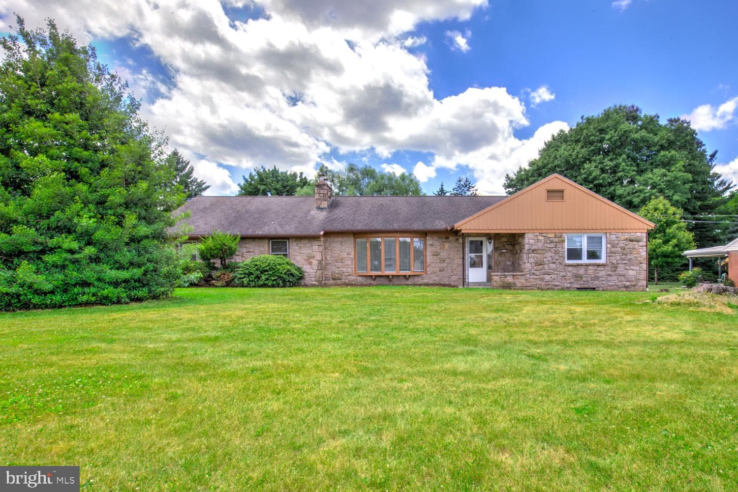 74 N Church St Sw, Ephrata, PA 17522