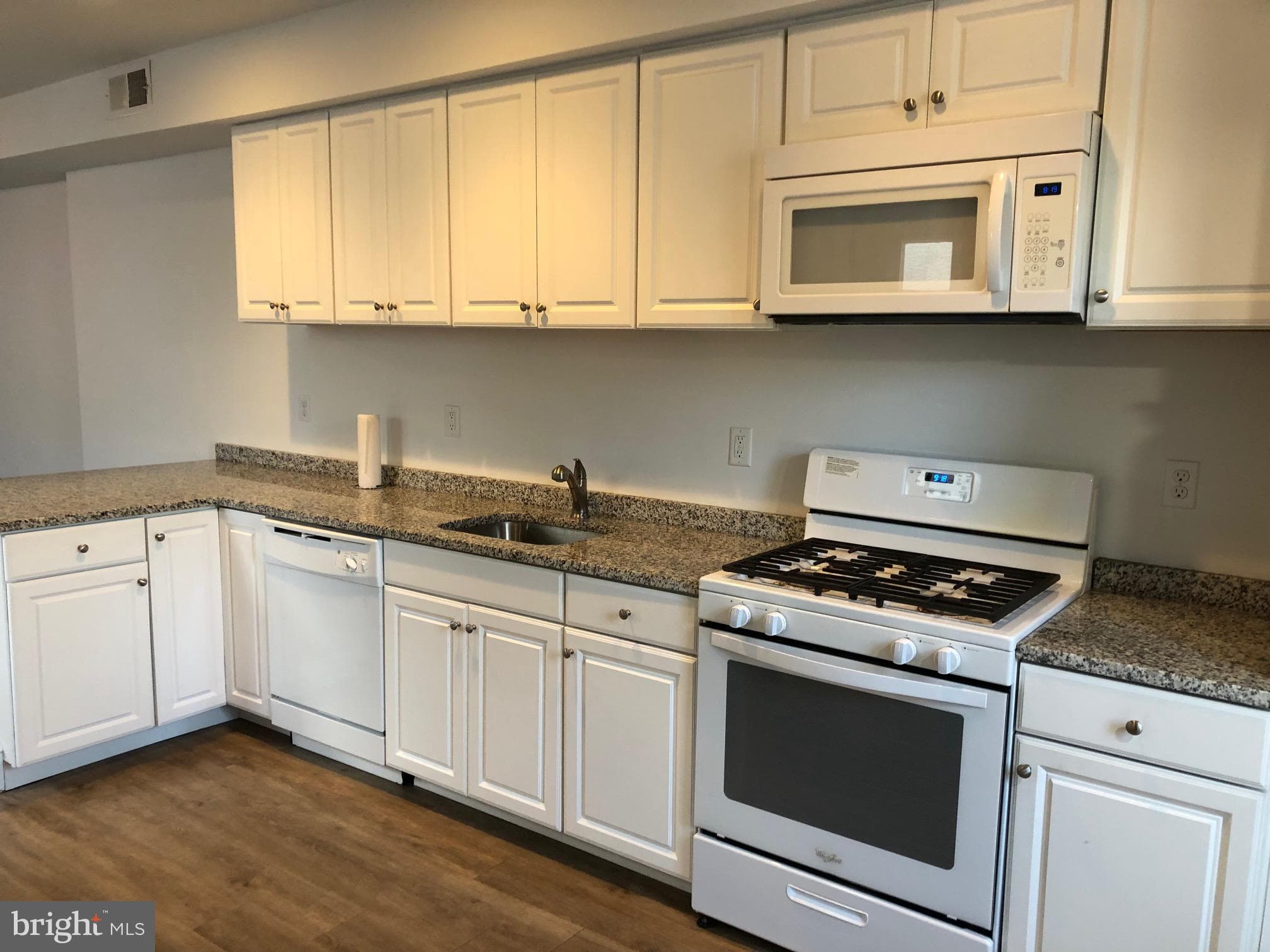 6 E Eagle Rd, Havertown, PA 19083