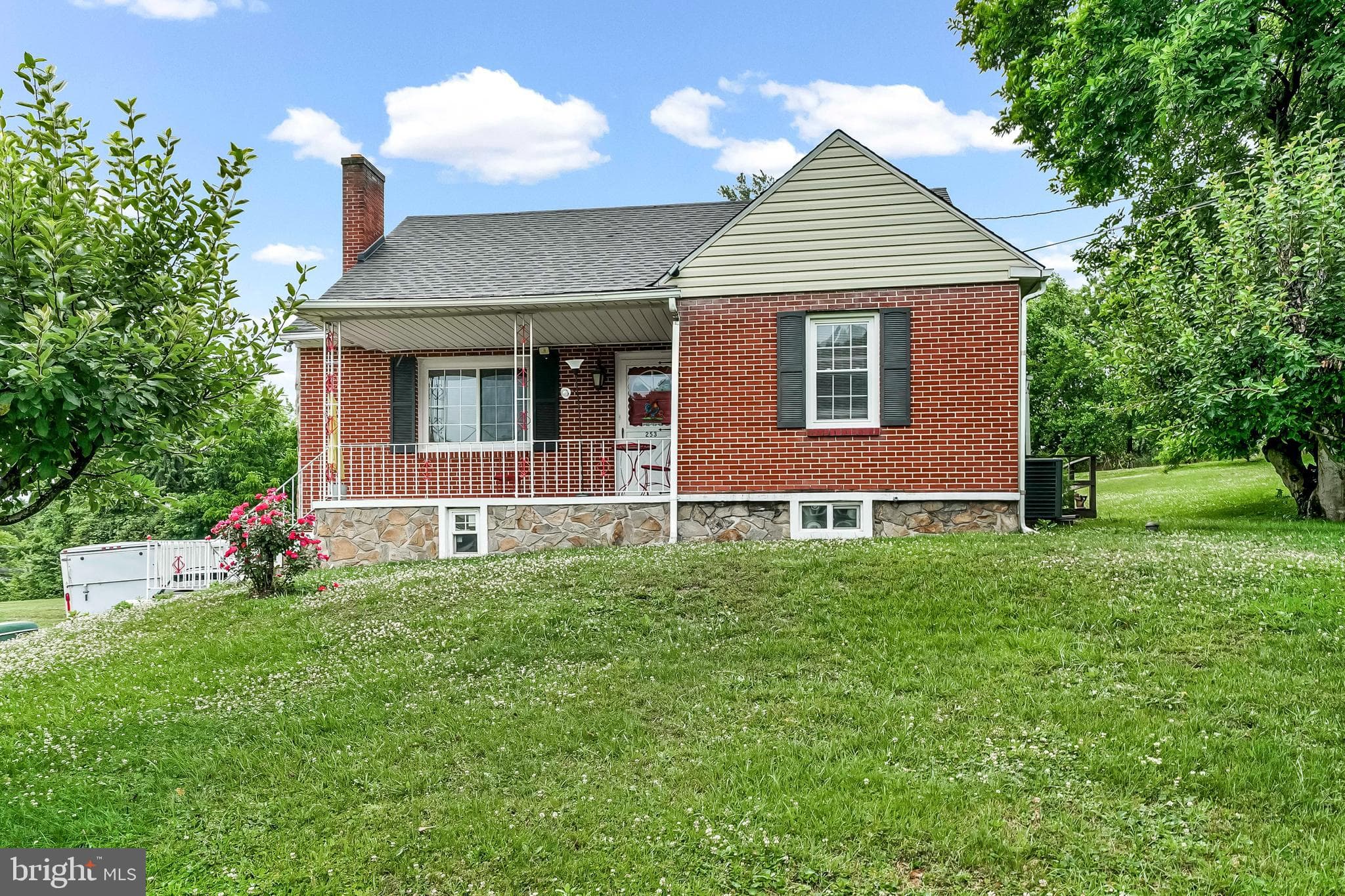 253 N Guernsey Rd, West Grove, PA 19390