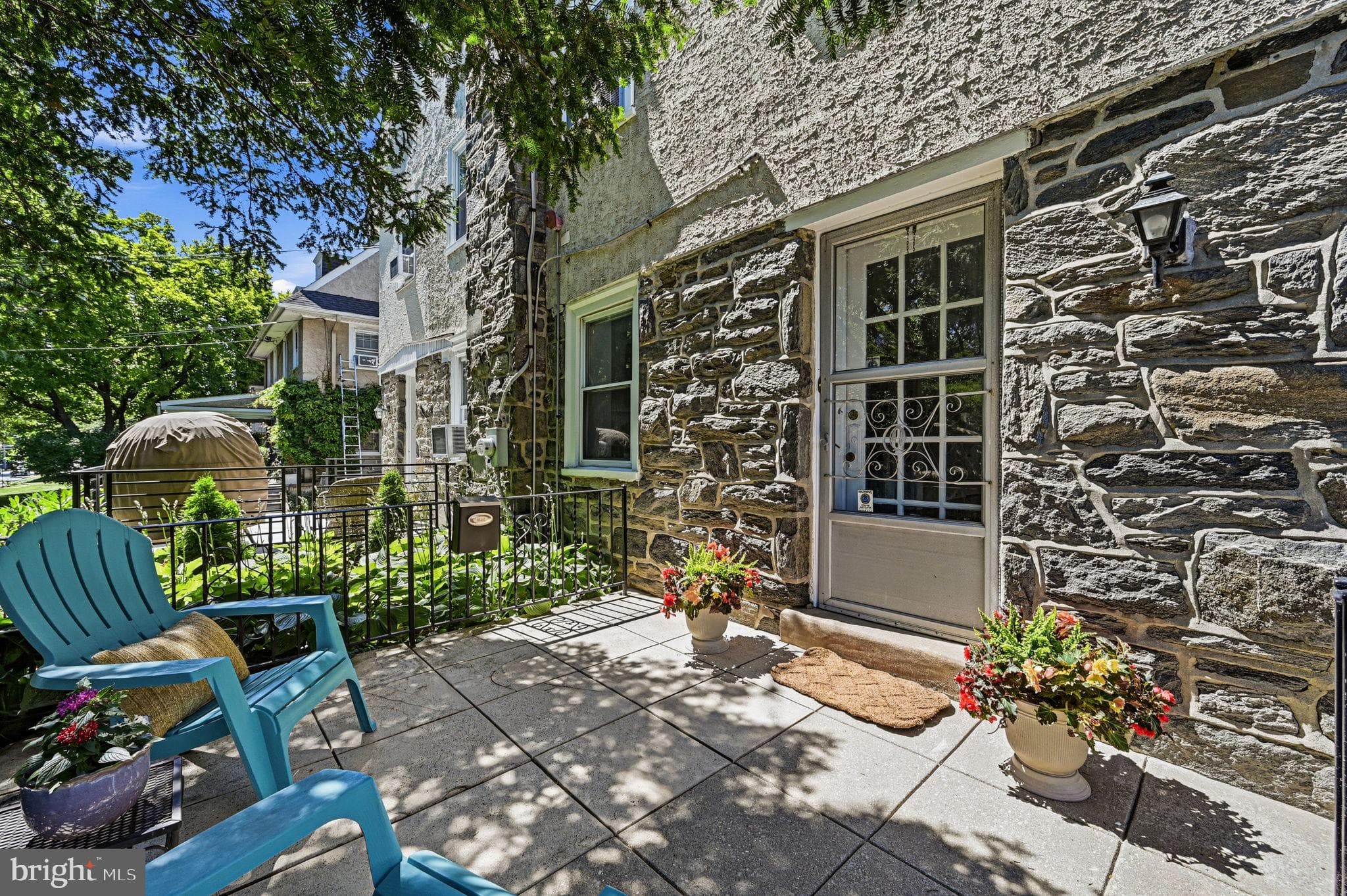 32 W Montgomery Ave, Ardmore, PA 19003