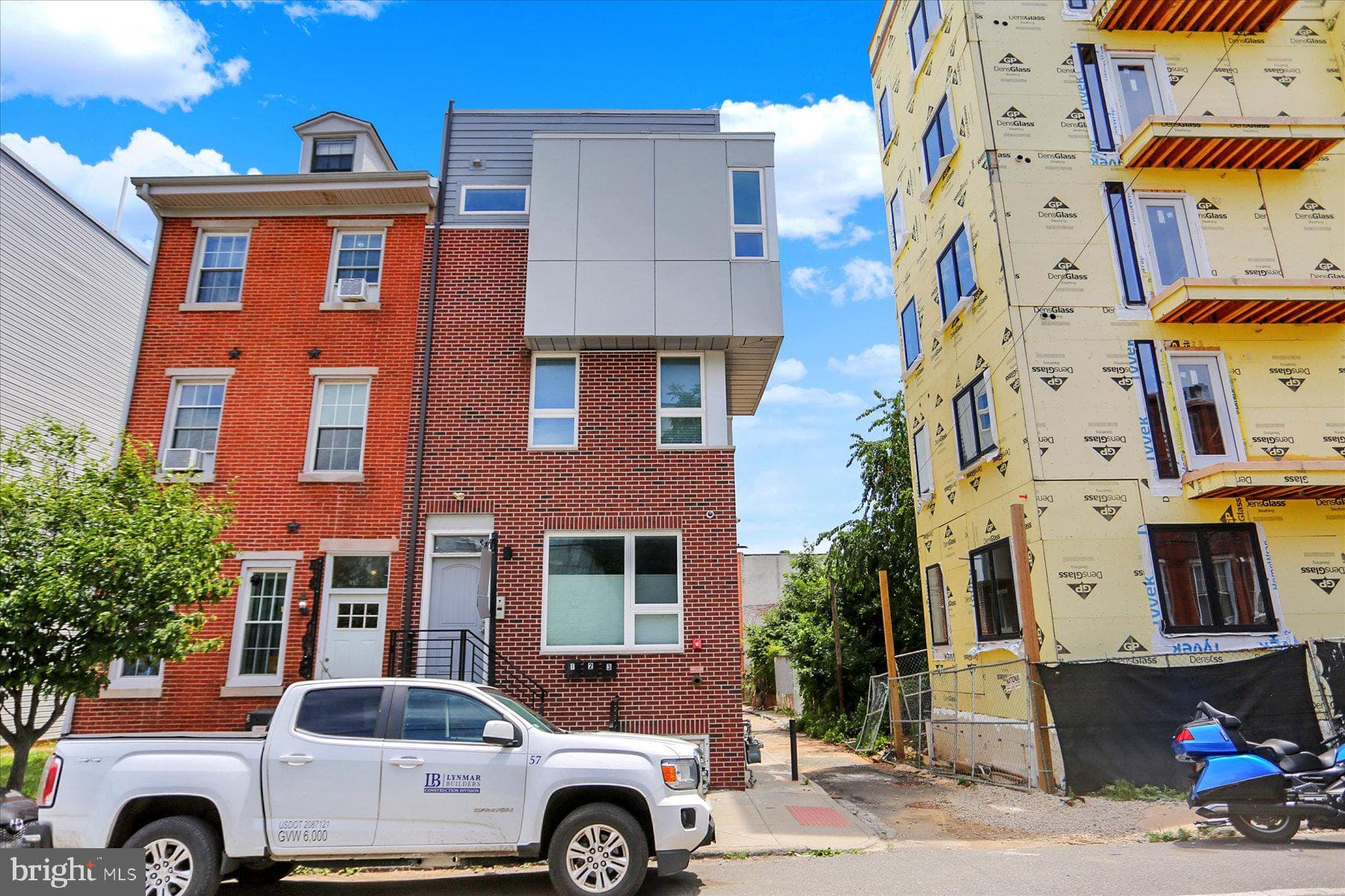 1213 N 15th St #unit C, Philadelphia, PA 19121