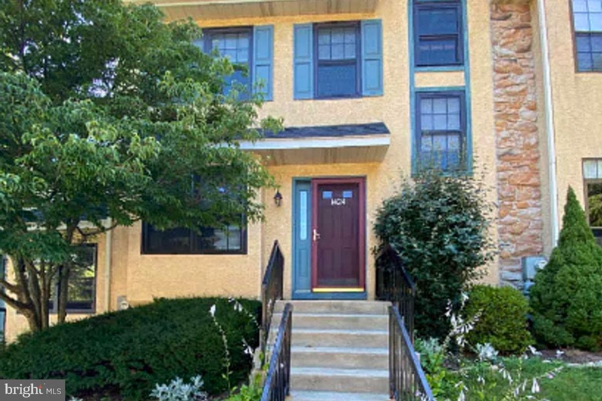 1424 Redwood Ct, West Chester, PA 19380