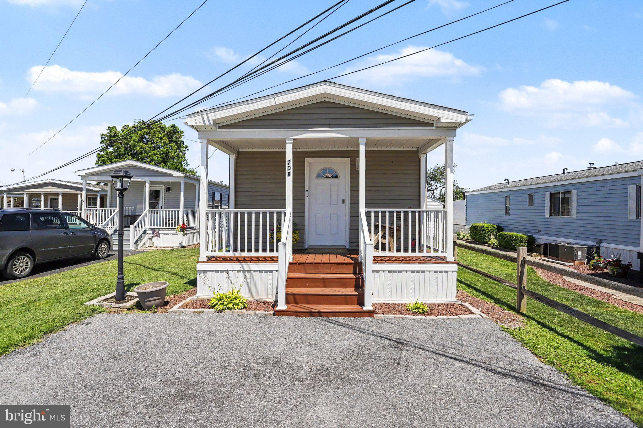 208 Tina Ln, New Holland, PA 17557