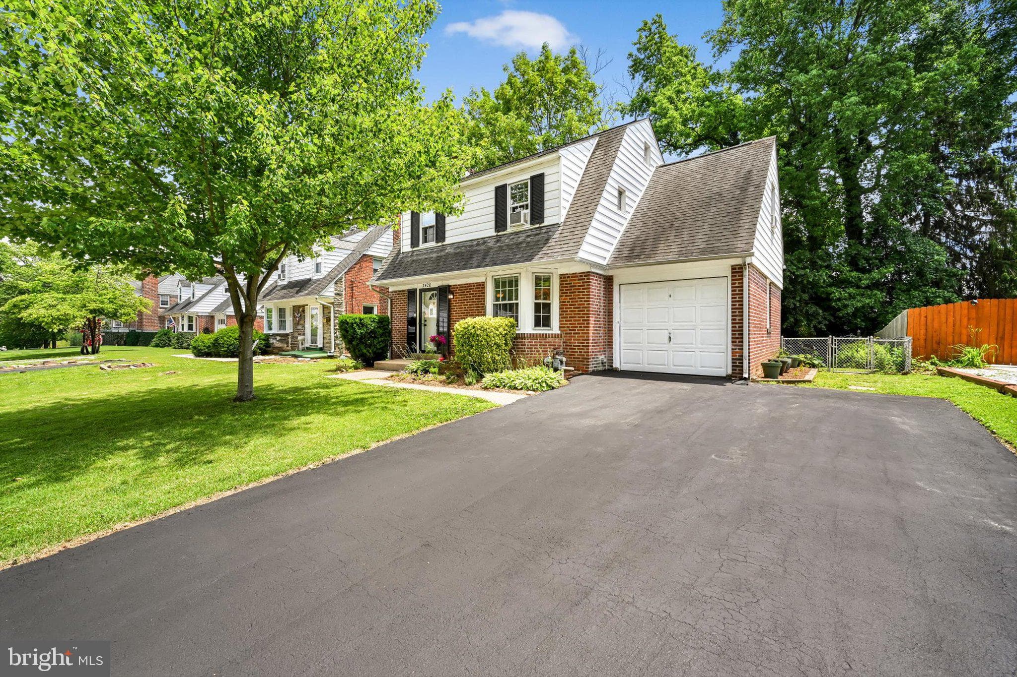 2420 Franklin Ave, Secane, PA 19018