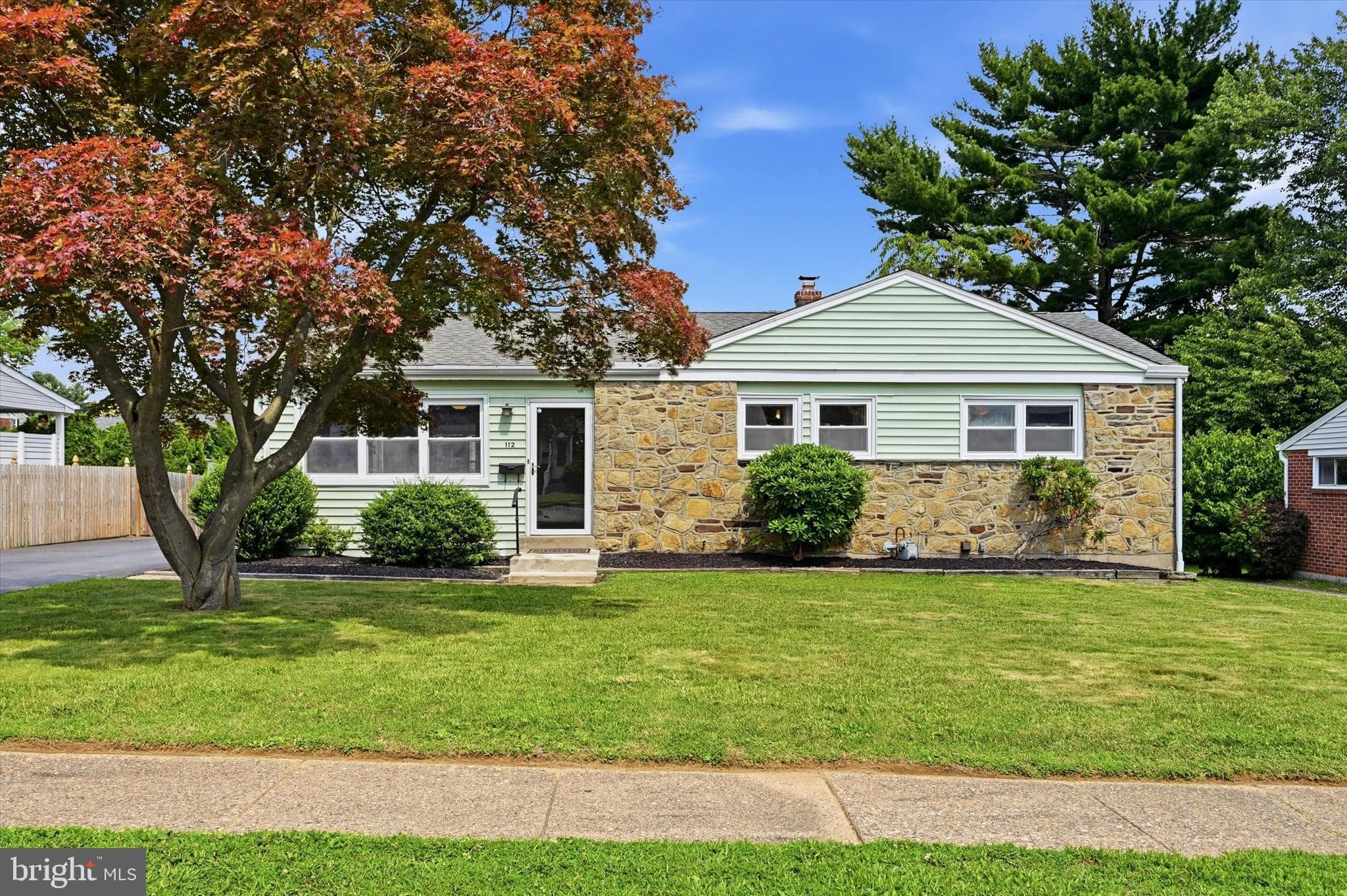 112 Tillman Ln, Aston, PA 19014