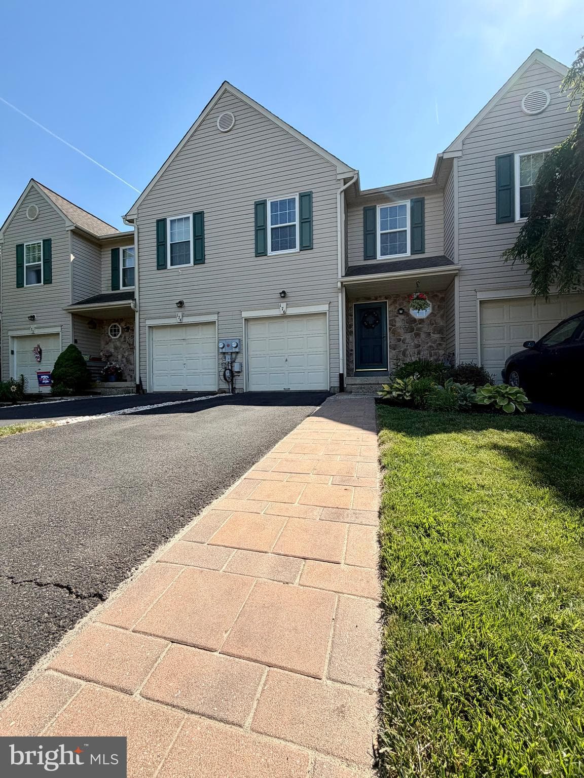 176 Strawberry Ln, Perkasie, PA 18944