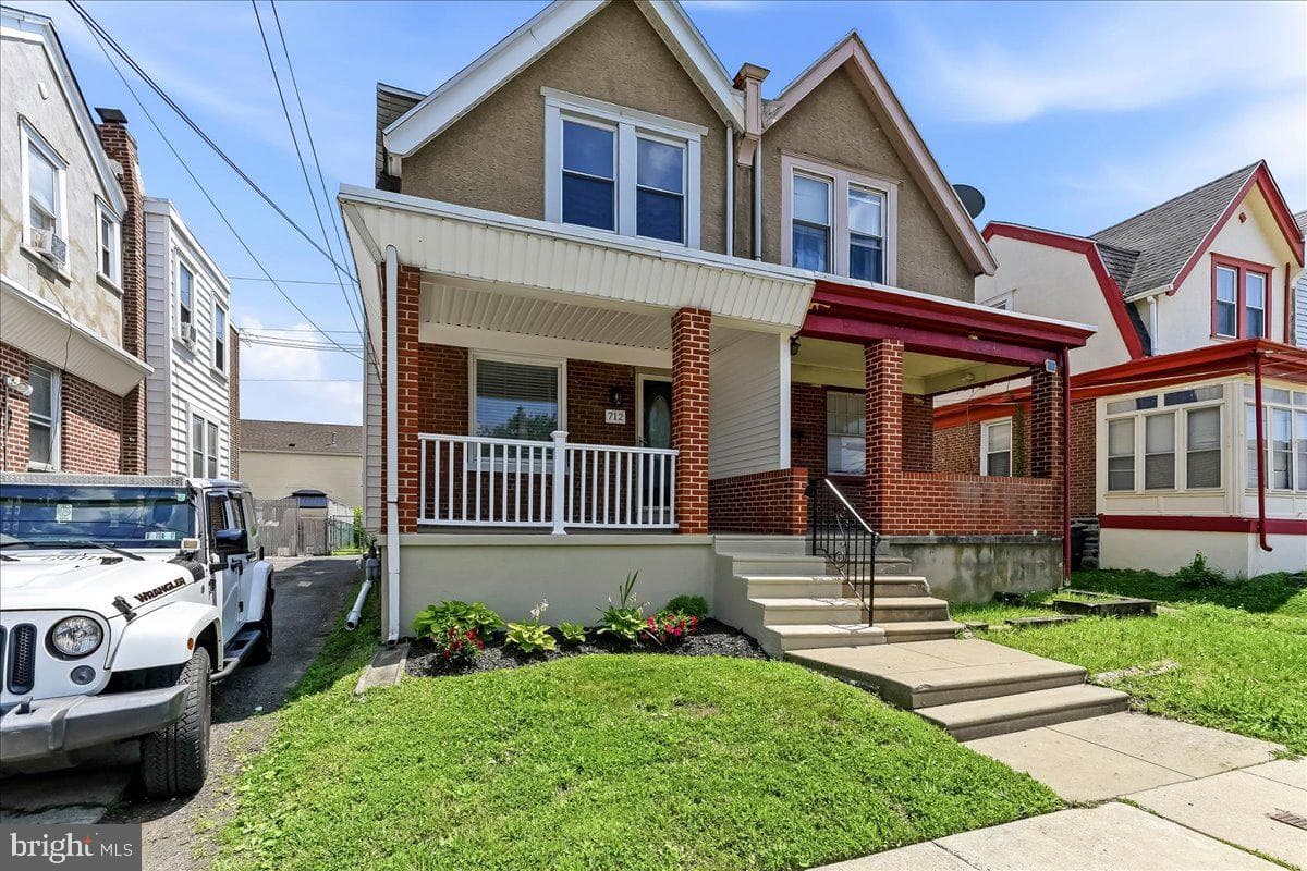 712 Pusey Ave, Collingdale, PA 19023