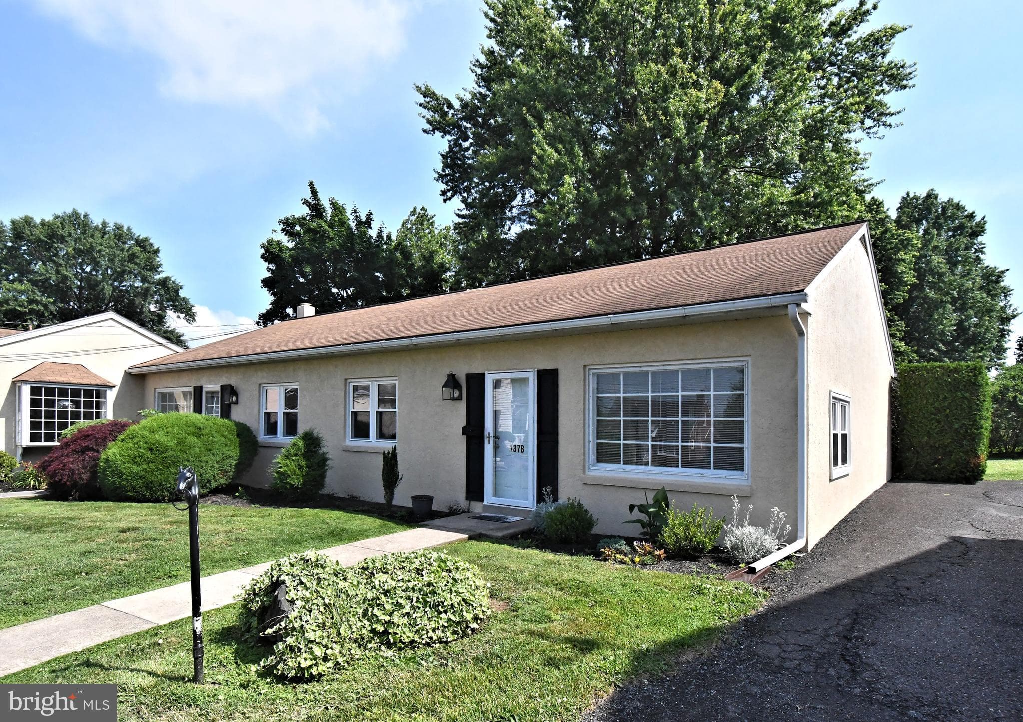 137 S 3rd St #unit B, Telford, PA 18969