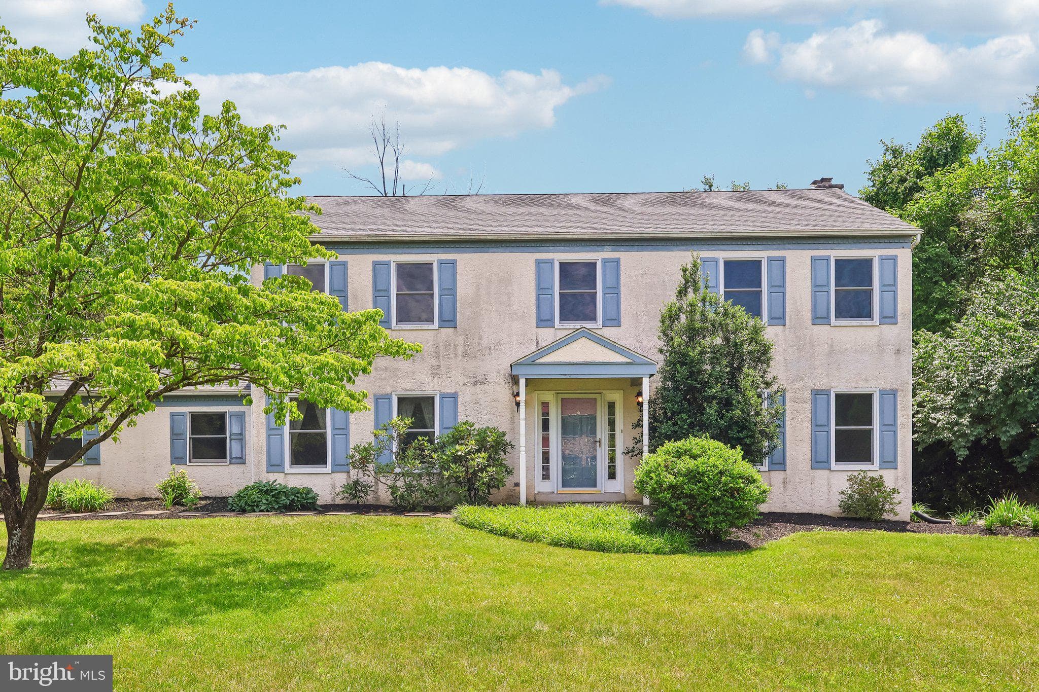8 Long Dr, Downingtown, PA 19335