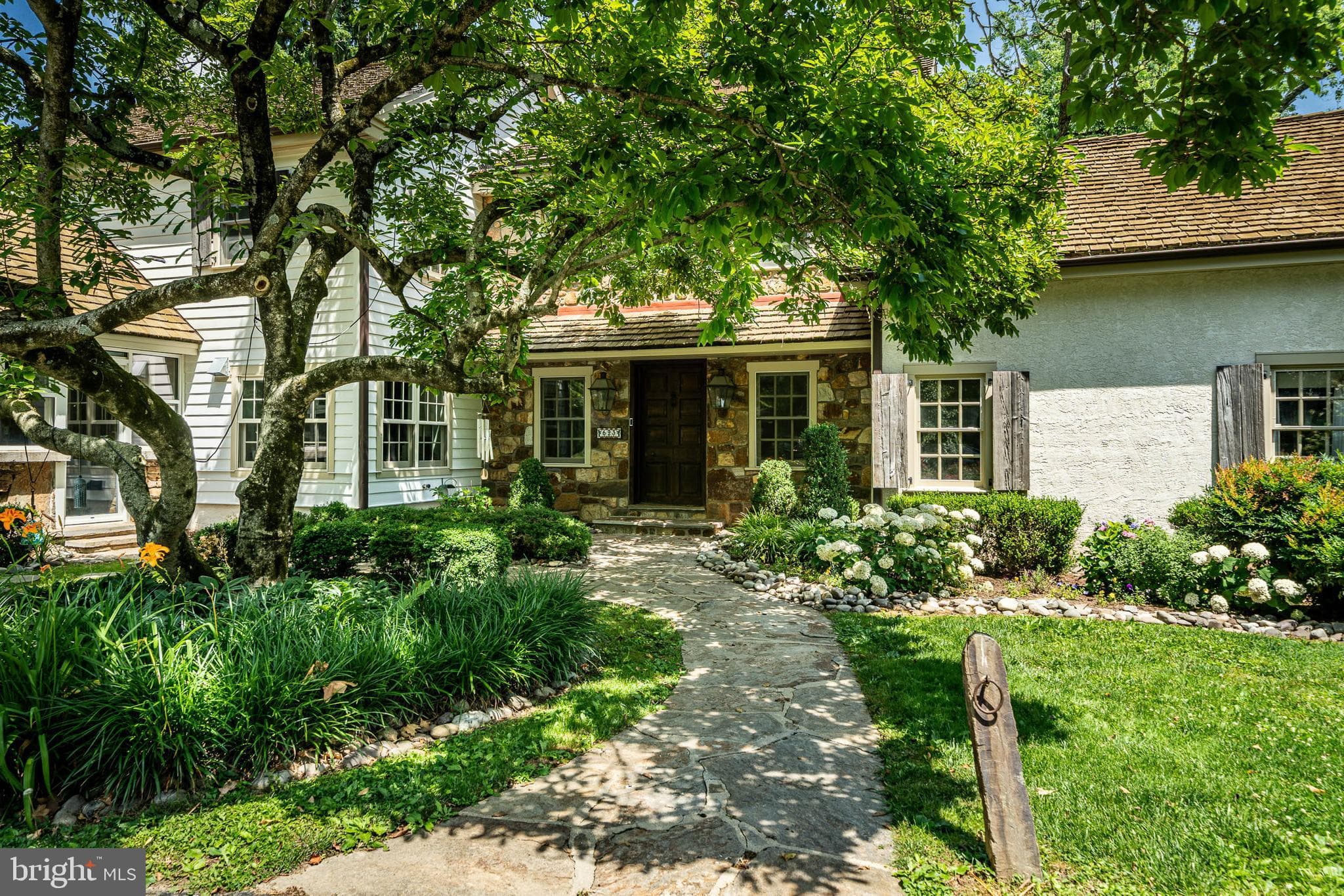 623 Sugartown Rd, Malvern, PA 19355