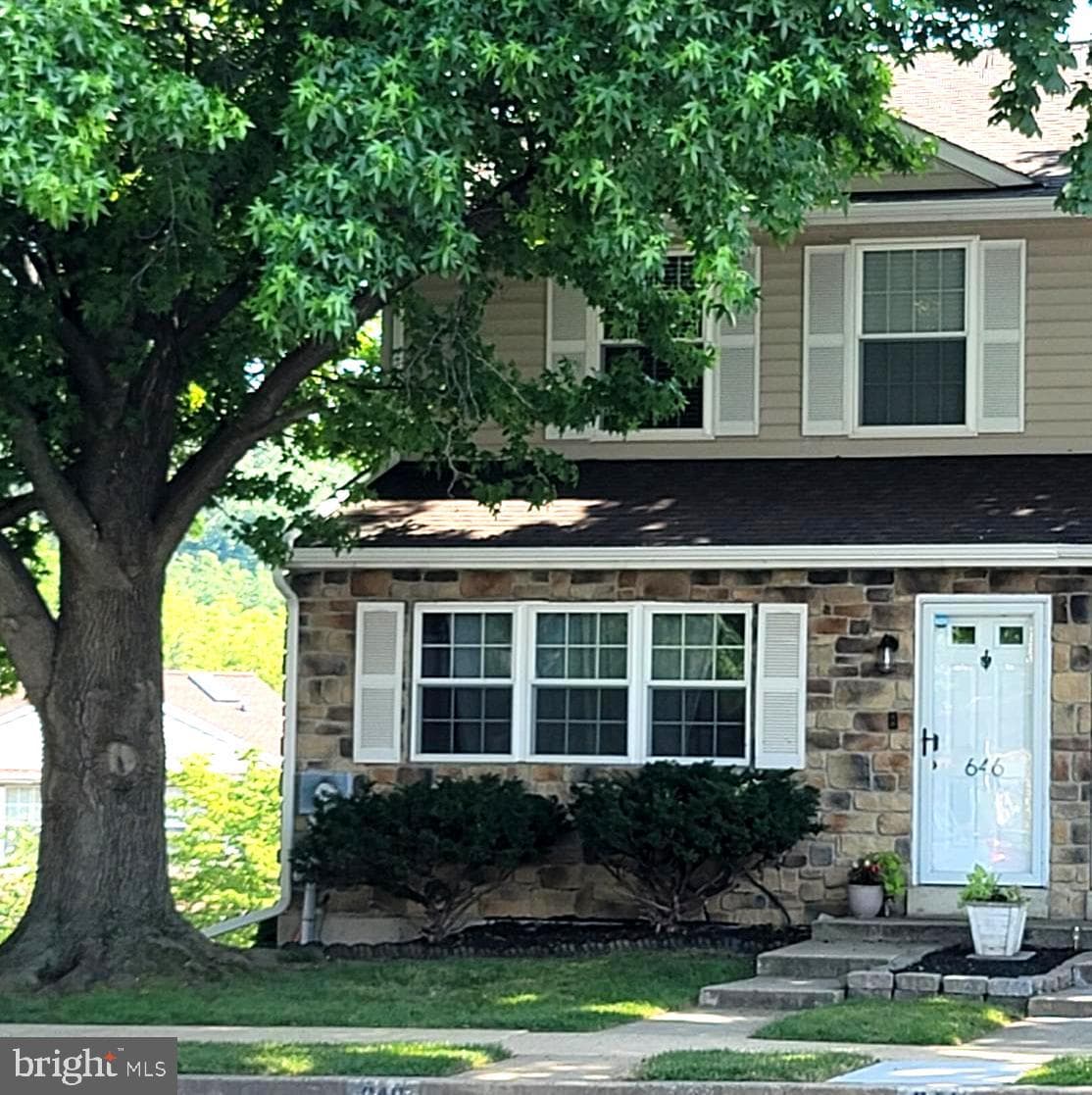 646 Lancaster Ct, Downingtown, PA 19335