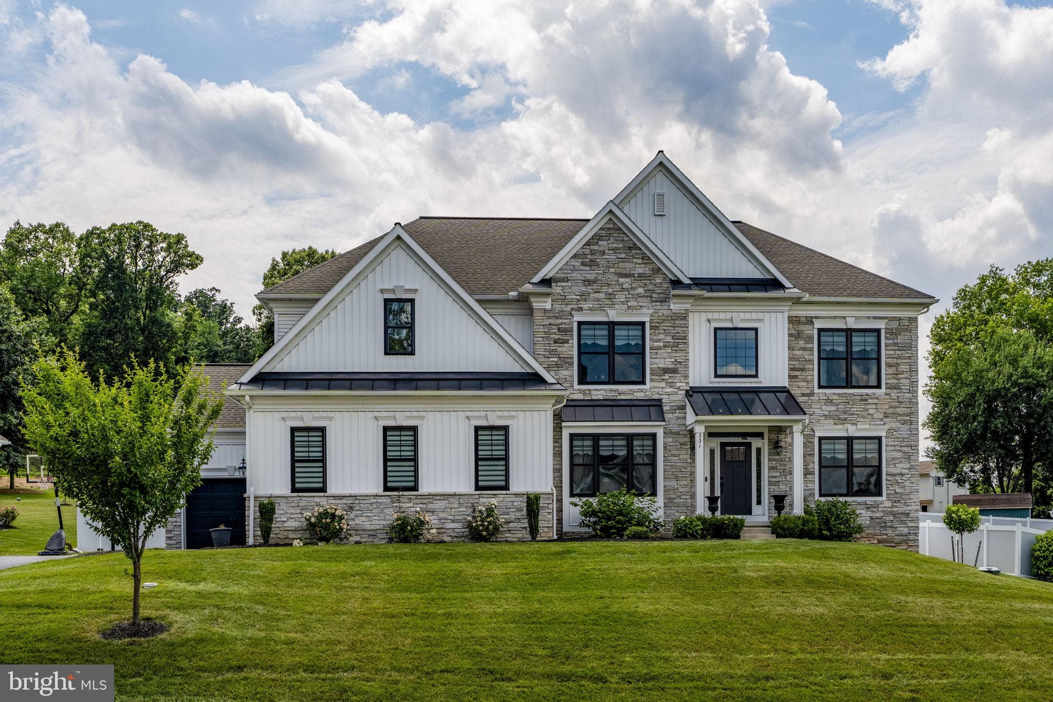 331 Cardinal Ct, East Earl, PA 17519