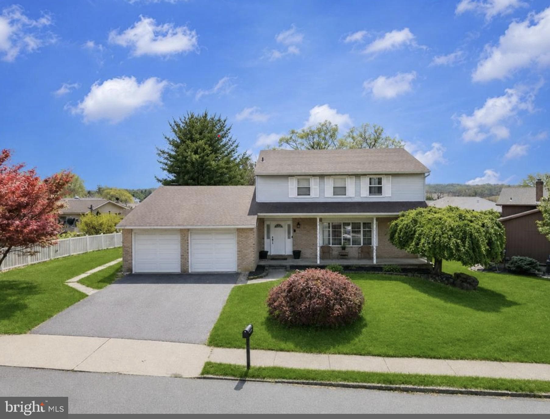 1804 Elmhurst Dr, Whitehall, PA 18052