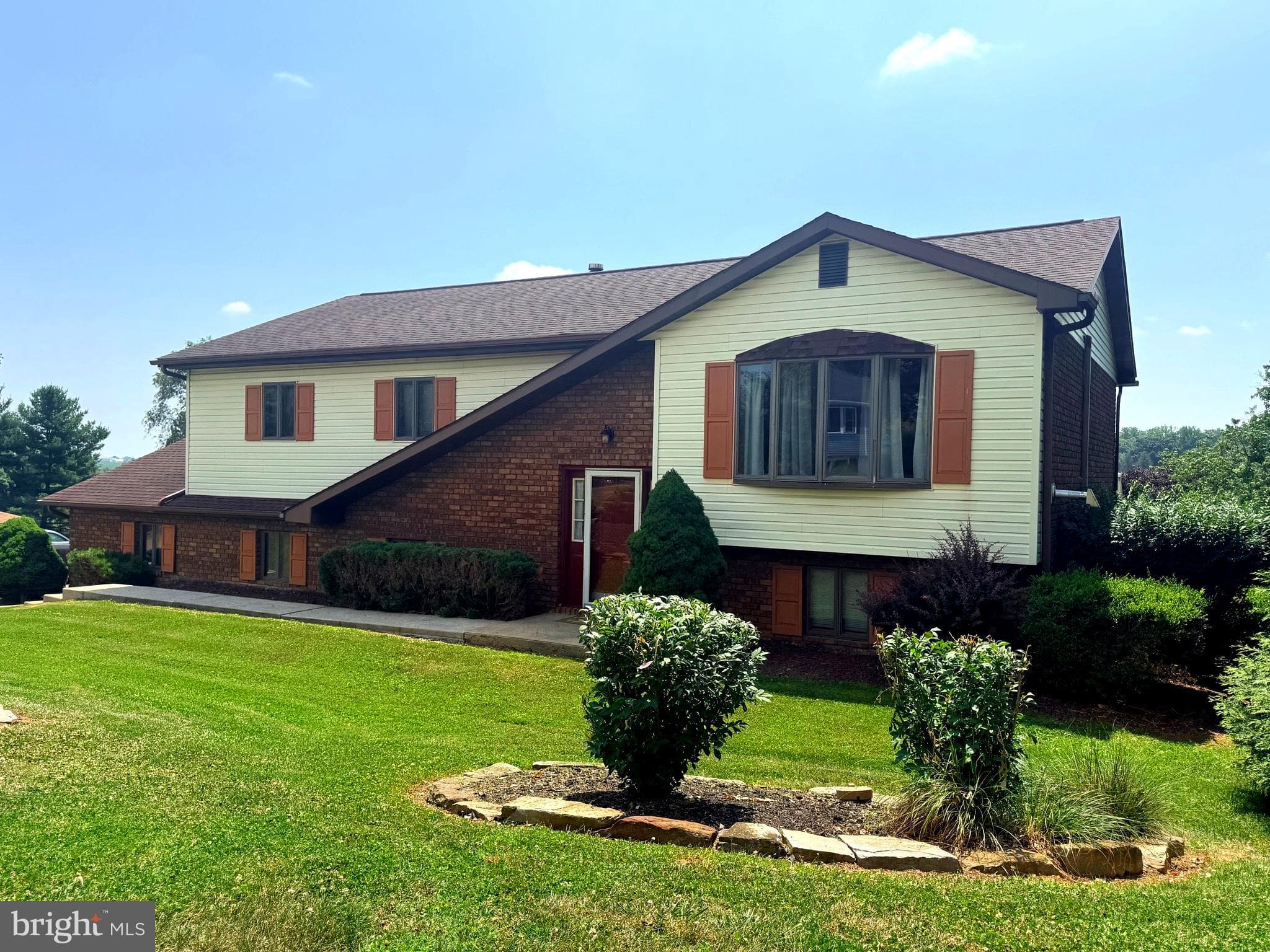 7 Oliver Dr, Quarryville, PA 17566