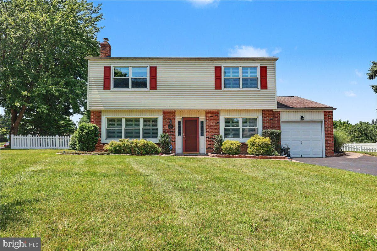 3001 Kimberly Dr, East Norriton, PA 19401