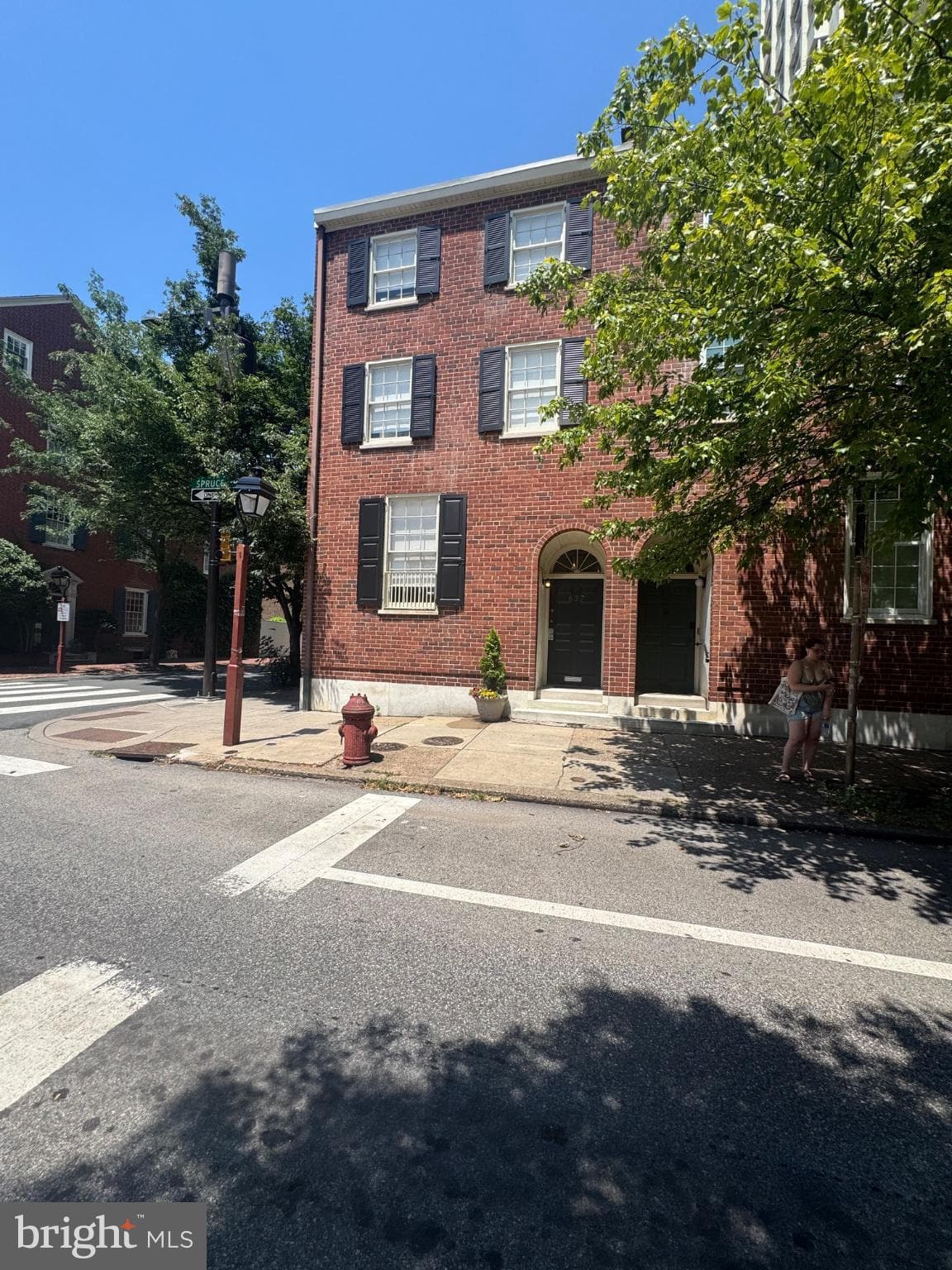 637 Spruce St, Philadelphia, PA 19106