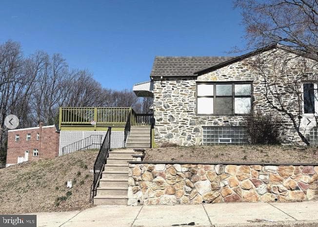 601 Colebrook Rd, Philadelphia, PA 19115