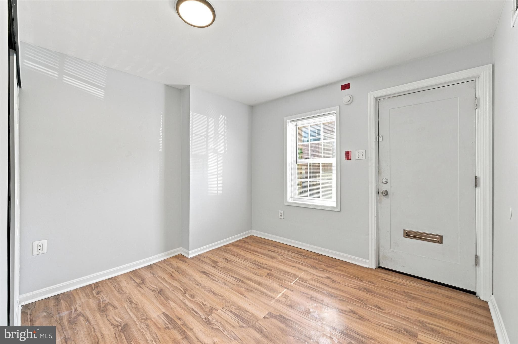 934 New Market St, Philadelphia, PA 19123