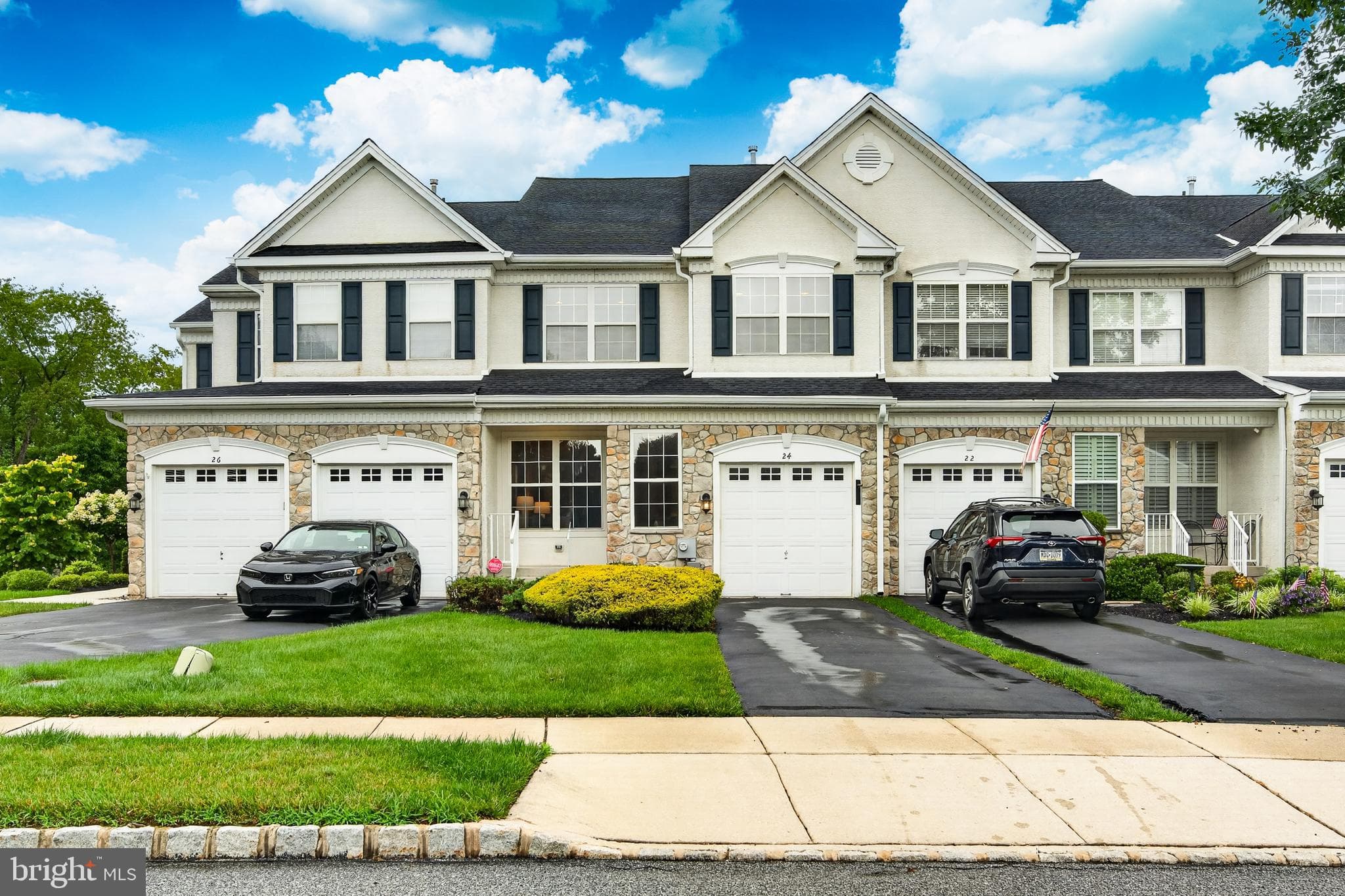 24 Portsmouth Cir, Glen Mills, PA 19342