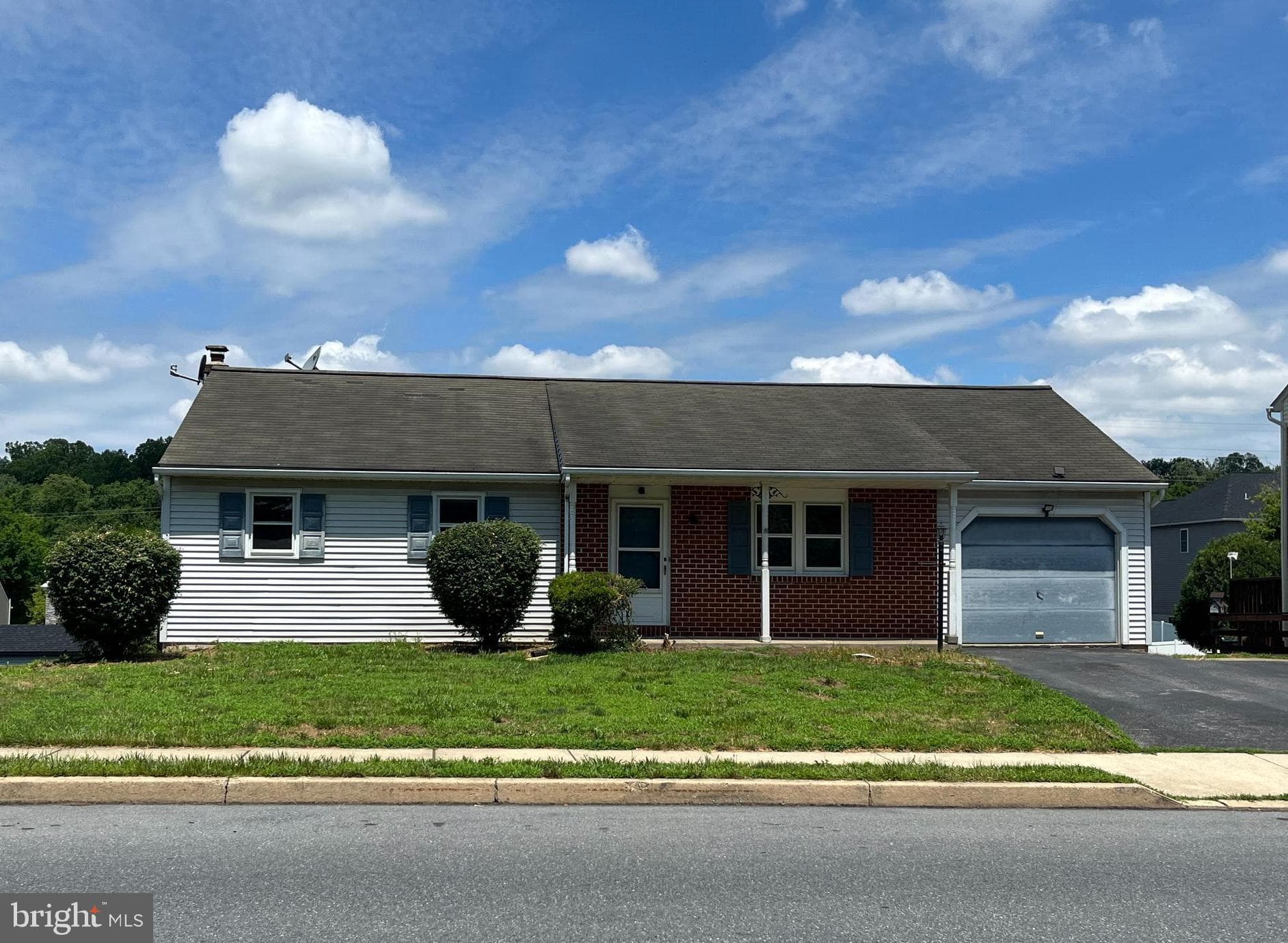 1733 Wilderness Rd, Lancaster, PA 17603