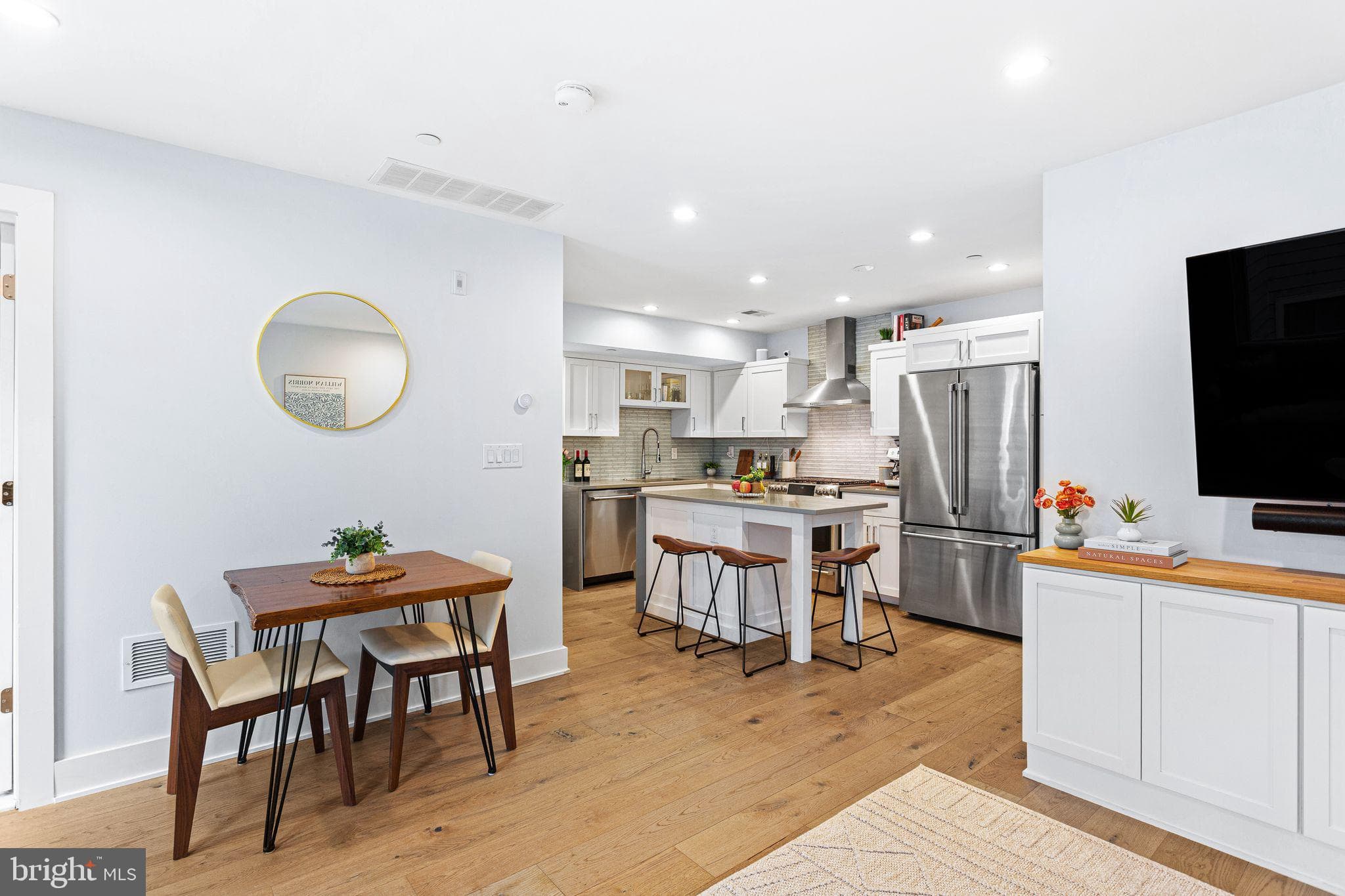212 Bainbridge St #4, Philadelphia, PA 19147