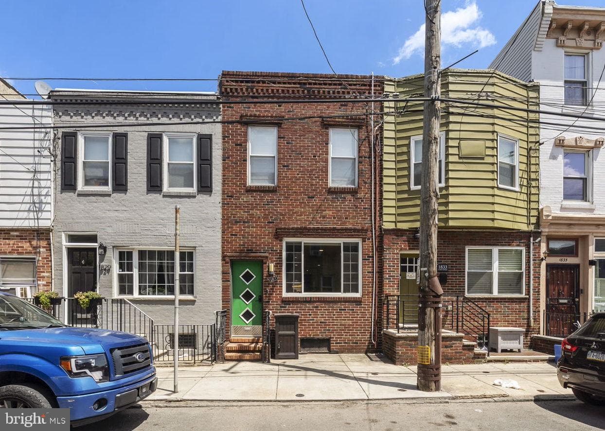 1831 S 10th St, Philadelphia, PA 19148