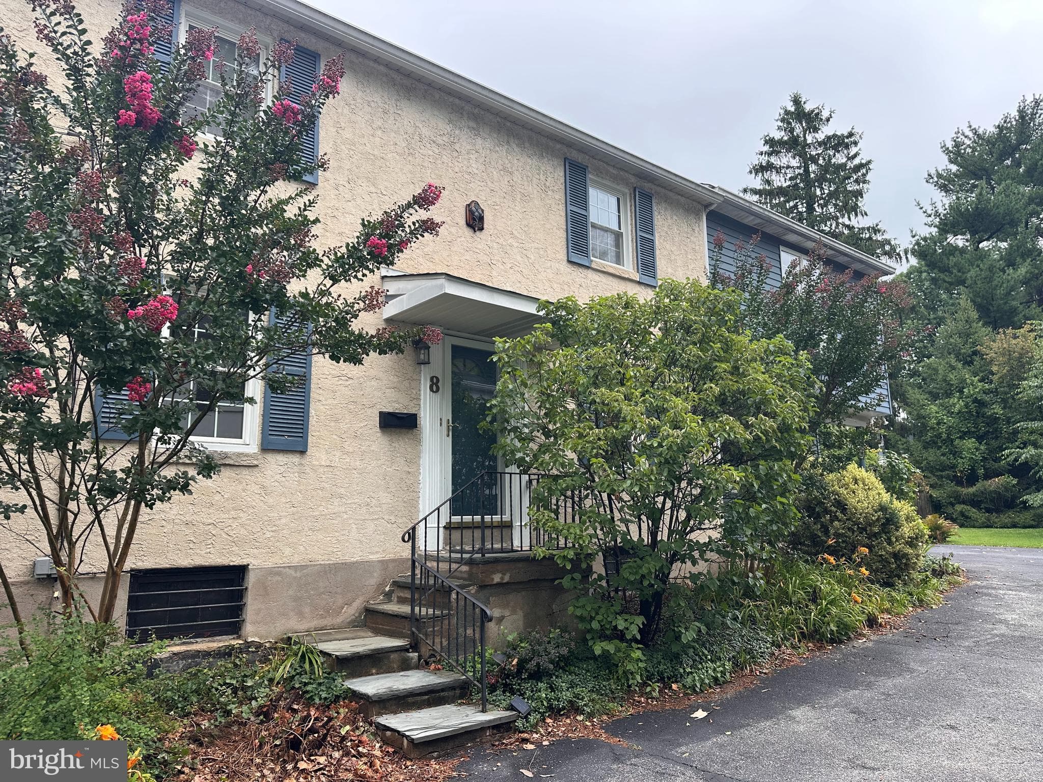 8 Arthur Rd, Bryn Mawr, PA 19010